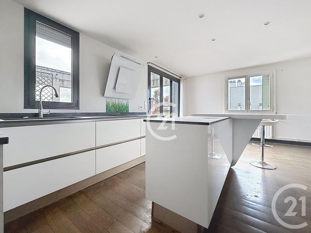Appartement Duplex à vendre - 5 pièces - 130.86 m2 - MONTREUIL - 93 - ILE-DE-FRANCE - Century 21 Croix De Chavaux