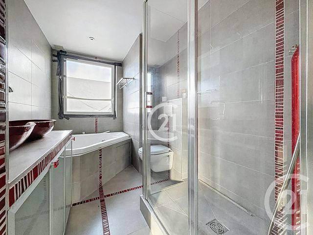 Appartement Duplex à vendre - 5 pièces - 130.86 m2 - MONTREUIL - 93 - ILE-DE-FRANCE - Century 21 Croix De Chavaux