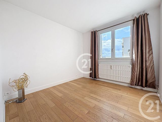 Appartement Duplex à vendre - 5 pièces - 130.86 m2 - MONTREUIL - 93 - ILE-DE-FRANCE - Century 21 Croix De Chavaux