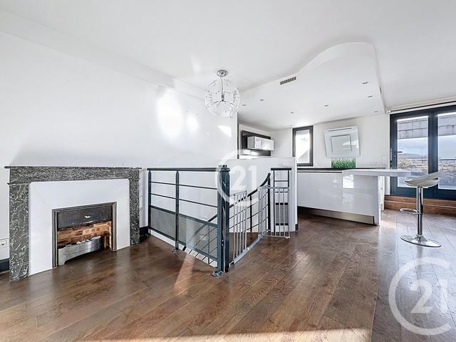 Appartement Duplex à vendre - 5 pièces - 130.86 m2 - MONTREUIL - 93 - ILE-DE-FRANCE - Century 21 Croix De Chavaux
