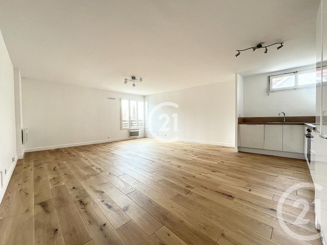 Appartement F4 à vendre - 4 pièces - 83.76 m2 - MONTREUIL - 93 - ILE-DE-FRANCE - Century 21 Croix De Chavaux