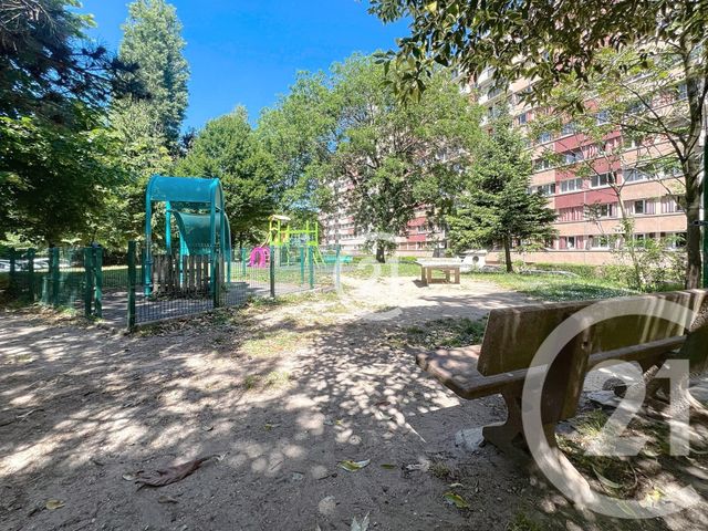 Appartement F4 à vendre - 4 pièces - 60.42 m2 - MONTREUIL - 93 - ILE-DE-FRANCE - Century 21 Croix De Chavaux