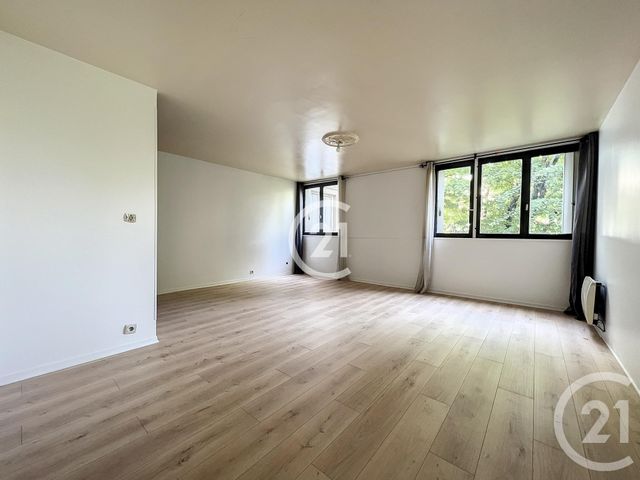 Appartement F2 à vendre - 2 pièces - 56.55 m2 - MONTREUIL - 93 - ILE-DE-FRANCE - Century 21 Croix De Chavaux