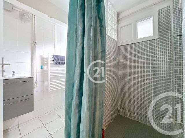 Appartement Local à vendre - 3 pièces - 130.0 m2 - MONTREUIL - 93 - ILE-DE-FRANCE - Century 21 Croix De Chavaux