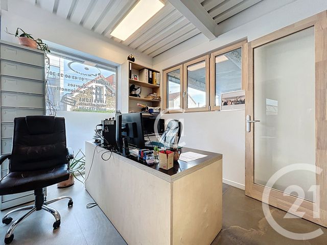 Appartement Local à vendre - 3 pièces - 130.0 m2 - MONTREUIL - 93 - ILE-DE-FRANCE - Century 21 Croix De Chavaux