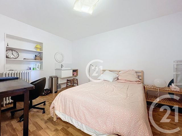 Appartement Local à vendre - 3 pièces - 130.0 m2 - MONTREUIL - 93 - ILE-DE-FRANCE - Century 21 Croix De Chavaux