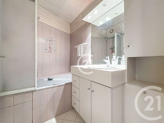 Appartement F3 à vendre - 3 pièces - 63.13 m2 - MONTREUIL - 93 - ILE-DE-FRANCE - Century 21 Croix De Chavaux