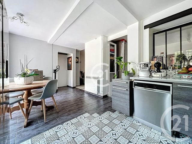 Appartement F3 à vendre - 3 pièces - 58.05 m2 - MONTREUIL - 93 - ILE-DE-FRANCE - Century 21 Croix De Chavaux