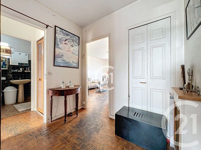 Appartement F2 à vendre - 2 pièces - 56.19 m2 - MONTREUIL - 93 - ILE-DE-FRANCE - Century 21 Croix De Chavaux