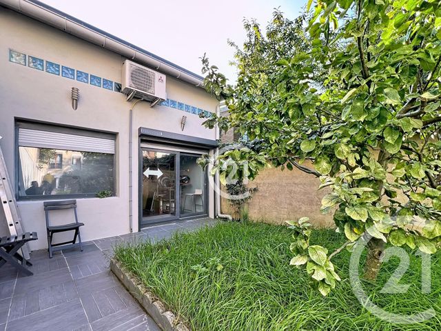 maison à vendre - 4 pièces - 175.15 m2 - MONTREUIL - 93 - ILE-DE-FRANCE - Century 21 Croix De Chavaux