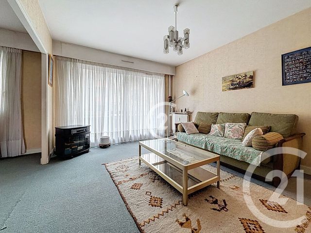 Afficher la photo en grand Appartement F3 à vendre - 3 pièces - 70.47 m2 - MONTREUIL - 93 - ILE-DE-FRANCE - Century 21 Croix De Chavaux