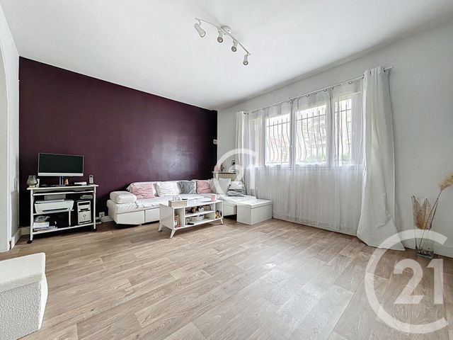 Appartement T3 à vendre - 3 pièces - 76.82 m2 - MONTREUIL - 93 - ILE-DE-FRANCE - Century 21 Croix De Chavaux