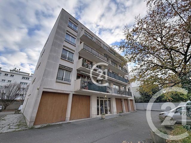 Appartement Studio à vendre - 2 pièces - 46.0 m2 - MONTREUIL - 93 - ILE-DE-FRANCE - Century 21 Croix De Chavaux