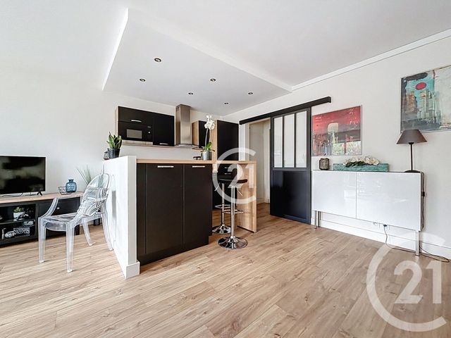 Appartement Studio à vendre - 2 pièces - 46.0 m2 - MONTREUIL - 93 - ILE-DE-FRANCE - Century 21 Croix De Chavaux