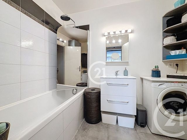 Appartement Studio à vendre - 2 pièces - 46.0 m2 - MONTREUIL - 93 - ILE-DE-FRANCE - Century 21 Croix De Chavaux