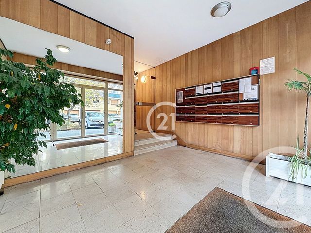 Appartement Studio à vendre - 2 pièces - 46.0 m2 - MONTREUIL - 93 - ILE-DE-FRANCE - Century 21 Croix De Chavaux