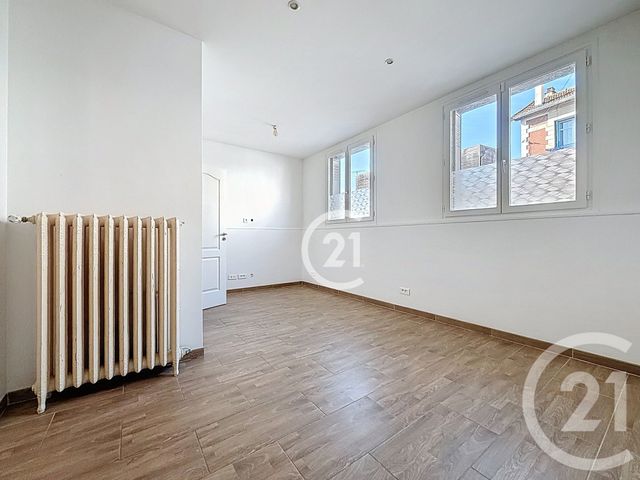 Afficher la photo en grand immeuble à vendre - 89.24 m2 - MONTREUIL - 93 - ILE-DE-FRANCE - Century 21 Croix De Chavaux