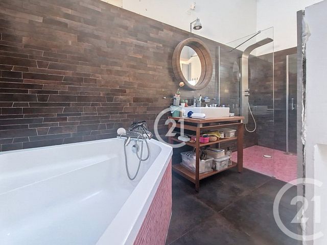 maison à vendre - 7 pièces - 280.0 m2 - ST MAUR DES FOSSES - 94 - ILE-DE-FRANCE - Century 21 Croix De Chavaux