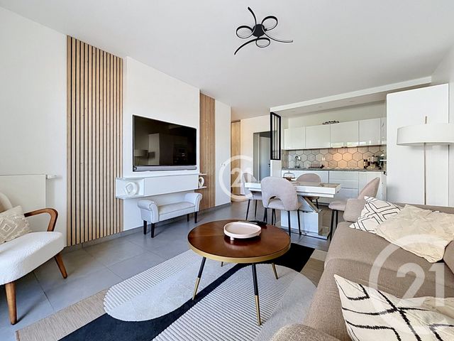 Appartement F3 à vendre - 3 pièces - 64.82 m2 - MONTREUIL - 93 - ILE-DE-FRANCE - Century 21 Croix De Chavaux