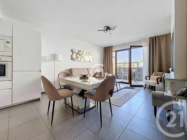 Appartement F3 à vendre - 3 pièces - 64.82 m2 - MONTREUIL - 93 - ILE-DE-FRANCE - Century 21 Croix De Chavaux