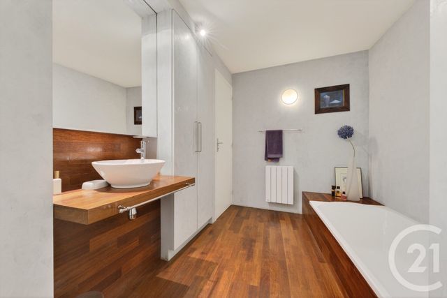 Appartement F5 à vendre - 5 pièces - 151.2 m2 - FONTENAY SOUS BOIS - 94 - ILE-DE-FRANCE - Century 21 Croix De Chavaux