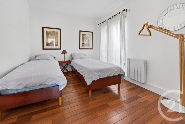 Appartement F5 à vendre - 5 pièces - 151.2 m2 - FONTENAY SOUS BOIS - 94 - ILE-DE-FRANCE - Century 21 Croix De Chavaux