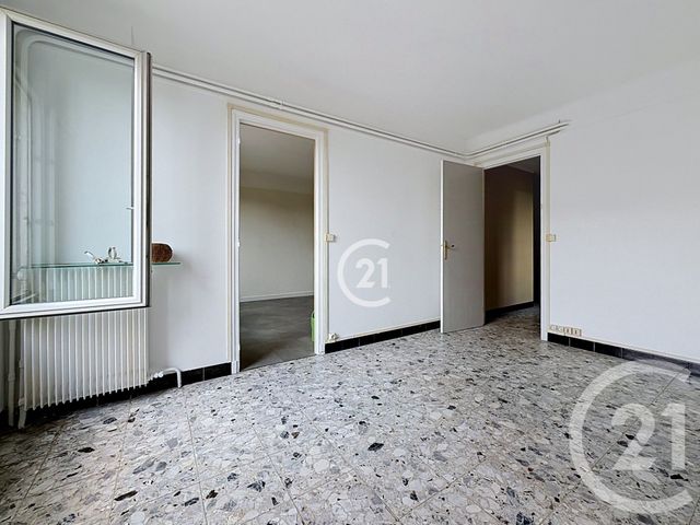 Appartement F3 à vendre - 3 pièces - 66.95 m2 - MONTREUIL - 93 - ILE-DE-FRANCE - Century 21 Croix De Chavaux