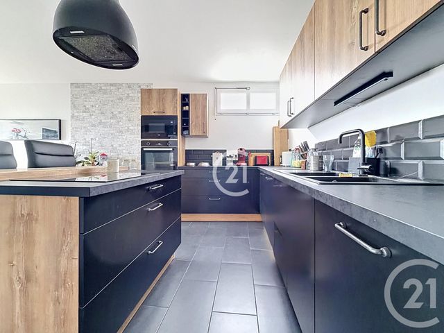 Appartement F4 à vendre - 4 pièces - 82.84 m2 - MONTREUIL - 93 - ILE-DE-FRANCE - Century 21 Croix De Chavaux
