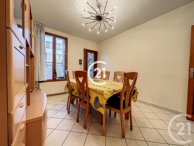 Appartement F5 à vendre - 5 pièces - 82.93 m2 - MONTREUIL - 93 - ILE-DE-FRANCE - Century 21 Croix De Chavaux