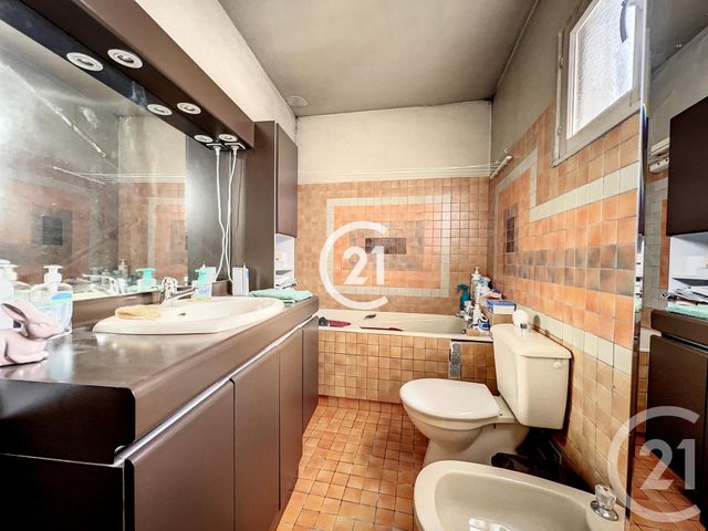Appartement F5 à vendre - 5 pièces - 82.93 m2 - MONTREUIL - 93 - ILE-DE-FRANCE - Century 21 Croix De Chavaux