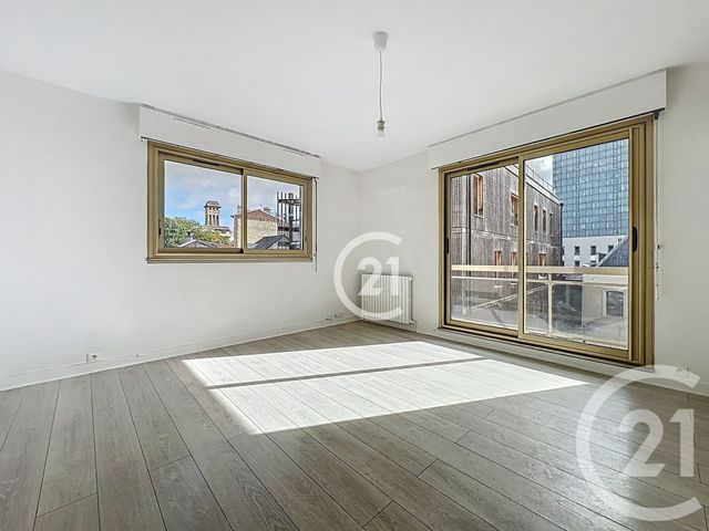 Afficher la photo en grand Appartement F2 à vendre - 3 pièces - 56.33 m2 - MONTREUIL - 93 - ILE-DE-FRANCE - Century 21 Croix De Chavaux